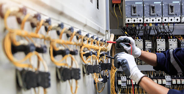 Professional Electrician technician working in Dexter, MI